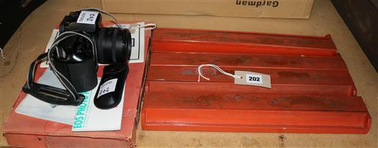 Mah-jong set with ivory scorers & dice and 4 racks (cased) & a Canon Eos 10 35mm camera with zoom & manual